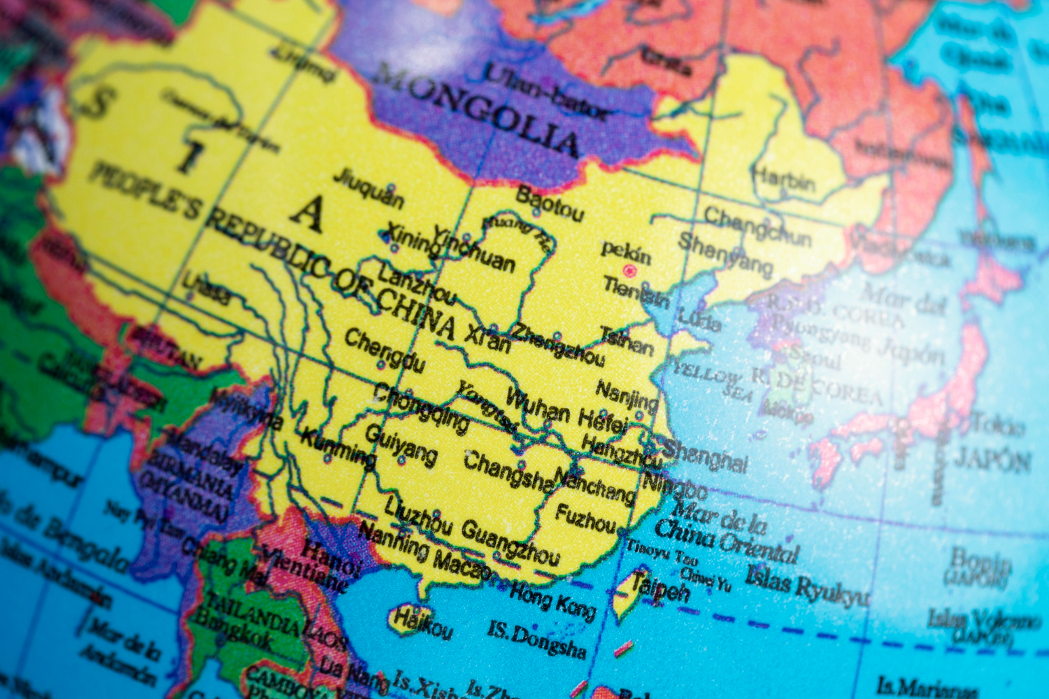 La Prof. Dra. Shino Watanabe analizó los desafíos geopolíticos de Asia Oriental en Montevideo